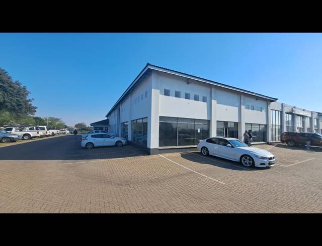 791M² SHOWROOM TO LET IN ALTON